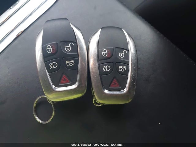 2012 JAGUAR XJ SAJXA1CB1CLV39343 Photo 10