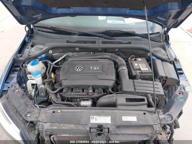 2015 VOLKSWAGEN JETTA 1.8T SE VIN: 3VWD17AJ7FM331773