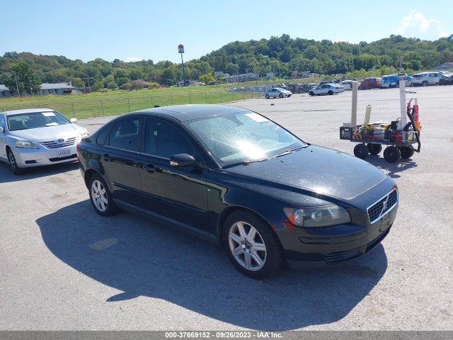 2005 VOLVO S40 VIN: YV1MS382952104821