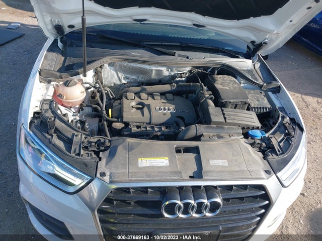 WA1BCCFS0HR015447 Audi Q3 2.0t Premium