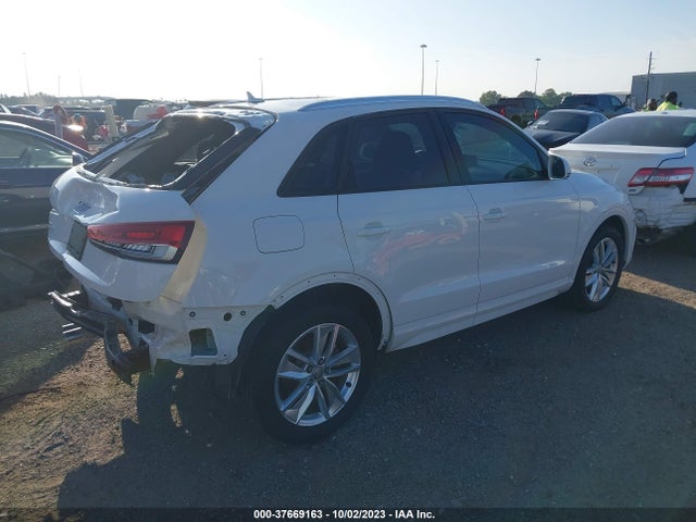 WA1BCCFS0HR015447 Audi Q3 2.0t Premium