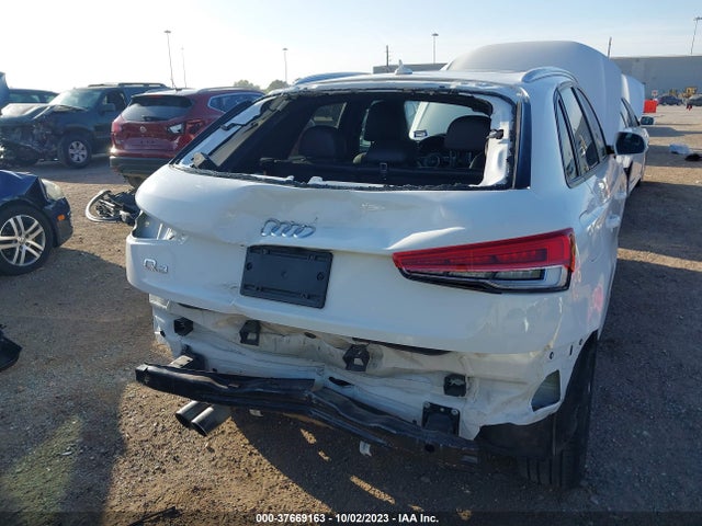 WA1BCCFS0HR015447 Audi Q3 2.0t Premium