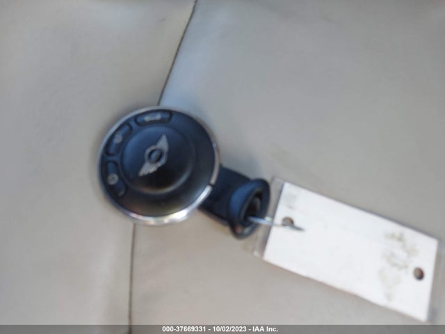 2016 MINI COOPER COUNTRYMAN WMWZC5C58GWU04221 Photo 10