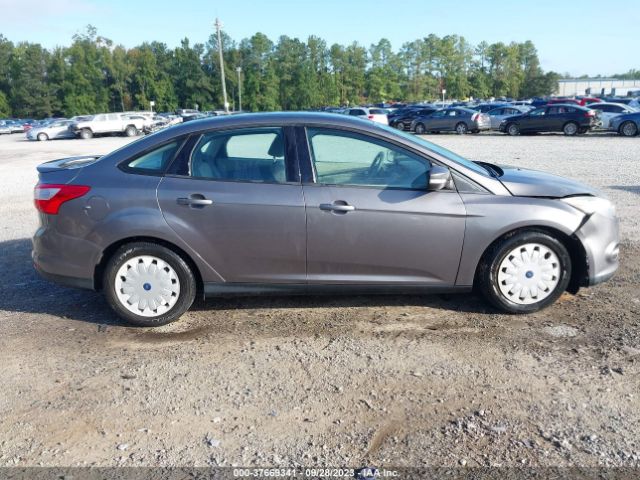 1FADP3F25EL351571 Ford FOCUS SE