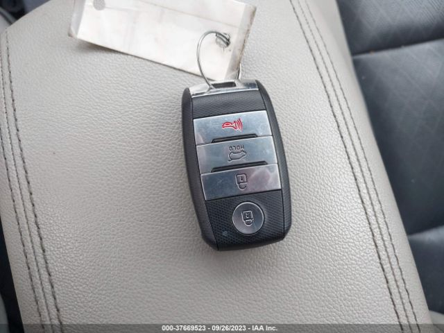 KNDPNCAC7J7411429 KIA Sportage Ex