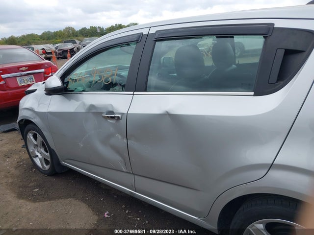 Chevrolet SONIC LTZ 2015 1G1JE6SB8F4116337 Image 15