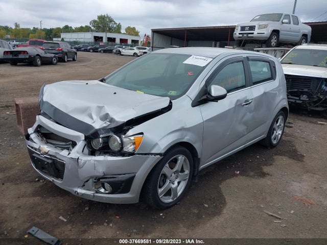 Chevrolet SONIC LTZ 2015 1G1JE6SB8F4116337 Image 2