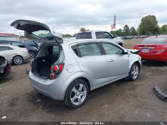 Chevrolet SONIC LTZ 2015 1G1JE6SB8F4116337 Image 4