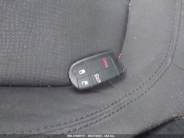 1C3CCCAB3GN179738 Chrysler 200 Limited