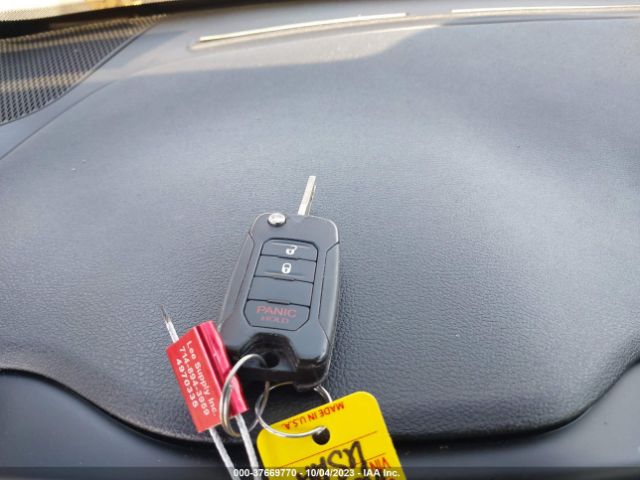 ZACCJABT6FPB98867 Jeep Renegade Latitude