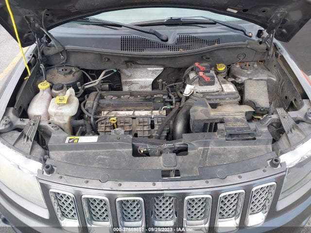 1C4NJCEA1FD402116 Jeep Compass Latitude