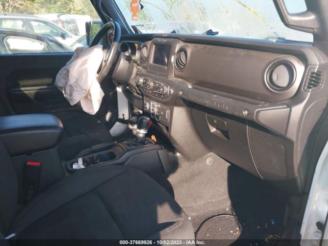1C4HJXDG7JW128427 Jeep Wrangler Unlimited Sport S