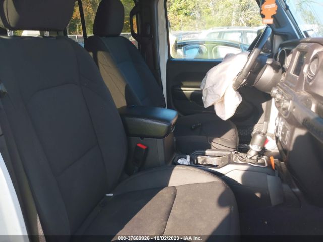 1C4HJXDG7JW128427 Jeep Wrangler Unlimited Sport S