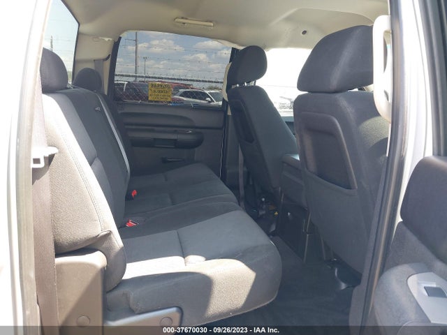 2011 CHEVROLET SILVERADO 1500 LT VIN: 3GCPCSE0XBG301772