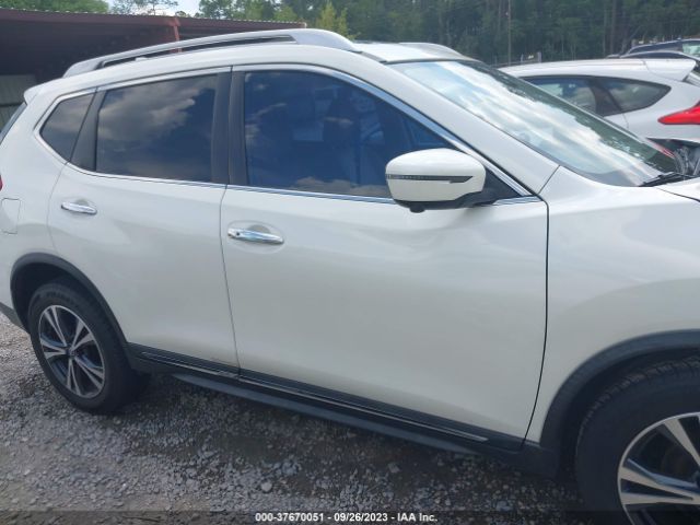 JN8AT2MT8HW380200 Nissan Rogue Sl