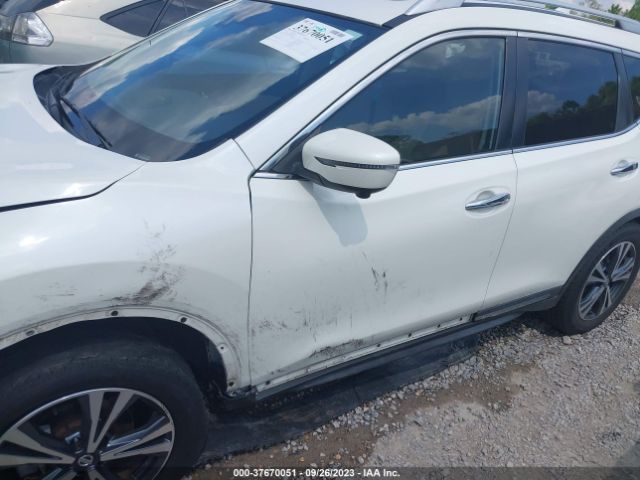 JN8AT2MT8HW380200 Nissan Rogue Sl
