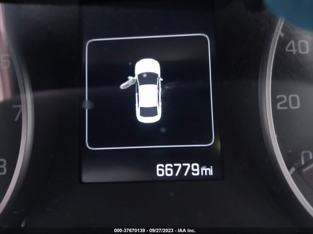 2018 HYUNDAI ELANTRA SEL VIN: KMHD84LF4JU660226