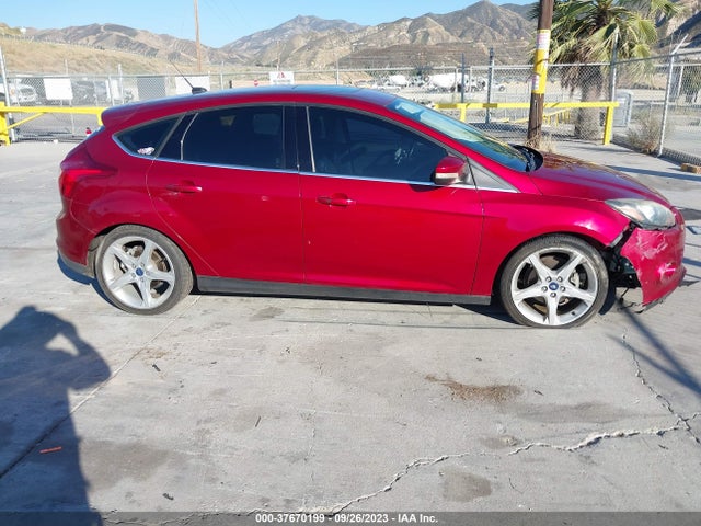 2014 FORD FOCUS TITANIUM VIN: 1FADP3N26EL138730