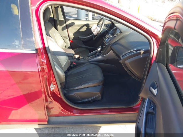 2014 FORD FOCUS TITANIUM VIN: 1FADP3N26EL138730