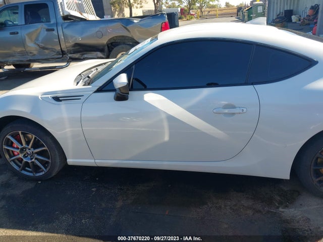 JF1ZCAC1XH9605861 Subaru Brz Limited