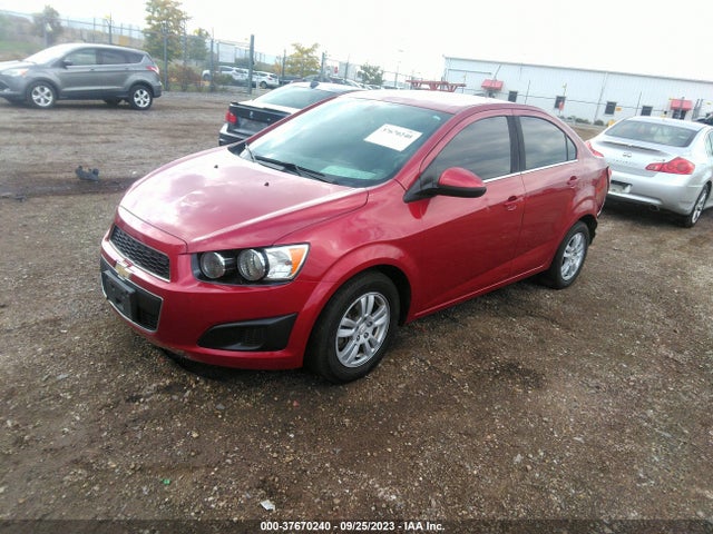 Chevrolet SONIC LT 2015 1G1JC5SH9F4117811 Image 2