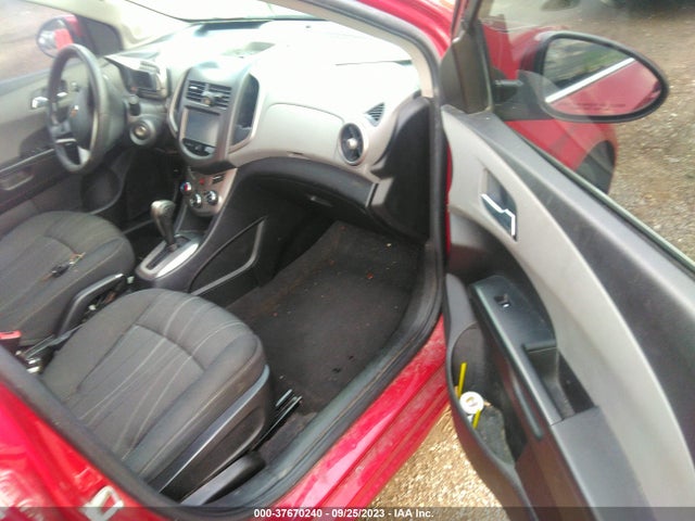 Chevrolet SONIC LT 2015 1G1JC5SH9F4117811 Image 5