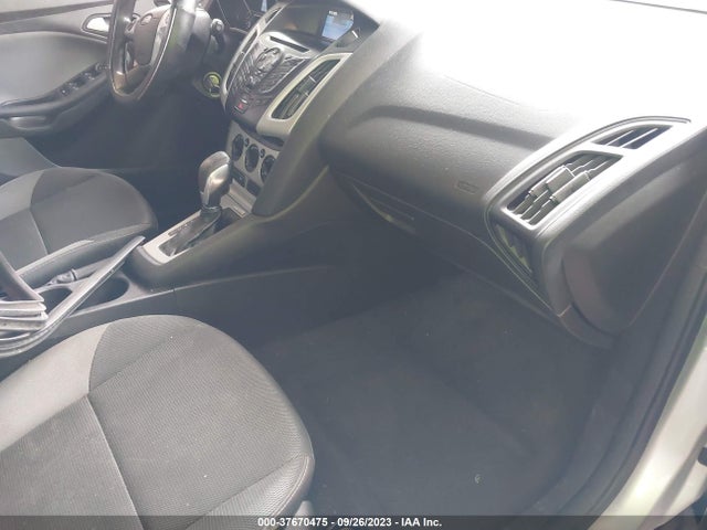 2014 FORD FOCUS SE VIN: 1FADP3K25EL295587