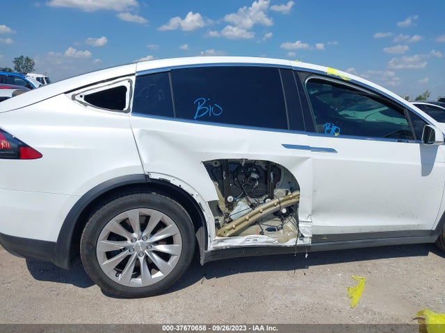 Tesla Model X Long Range 2020 5YJXCDE25LF233336 Image 6