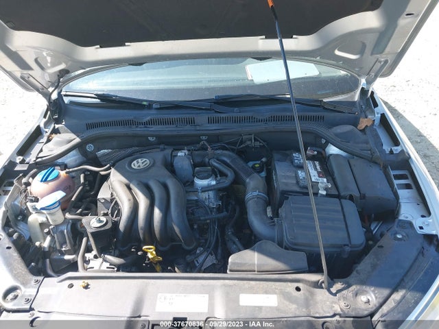 3VW2K7AJ9EM408534 Volkswagen Jetta 2.0l S