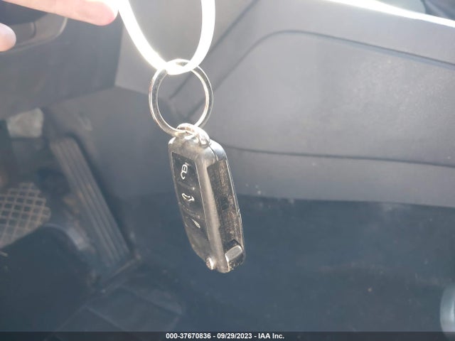 3VW2K7AJ9EM408534 Volkswagen Jetta 2.0l S