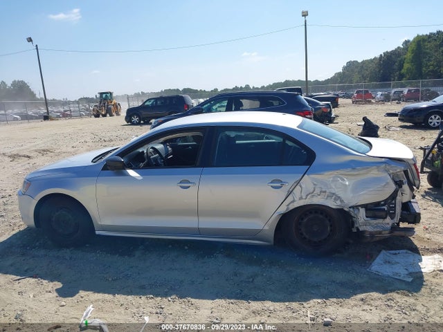 3VW2K7AJ9EM408534 Volkswagen Jetta 2.0l S