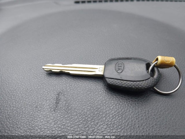 2008 KIA SPORTAGE LX VIN: KNDJE723587469724
