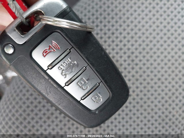 2011 HYUNDAI SONATA SE VIN: 5NPEC4AC2BH035142