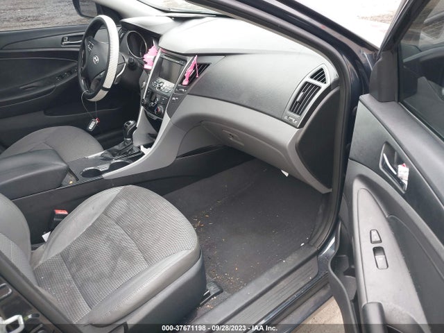 2011 HYUNDAI SONATA SE VIN: 5NPEC4AC2BH035142
