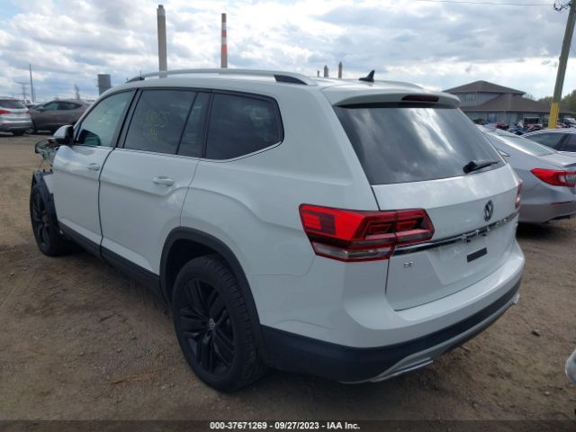 2018 VOLKSWAGEN ATLAS 1V2LR2CA6JC551387 Photo 2