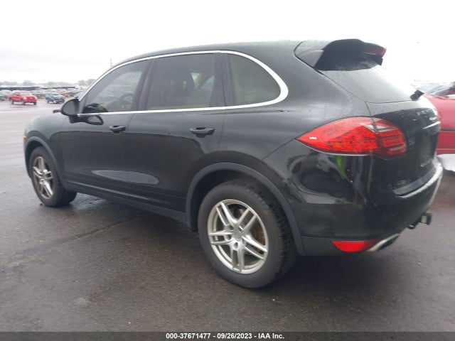 2014 PORSCHE CAYENNE WP1AA2A26ELA03972 Photo 2