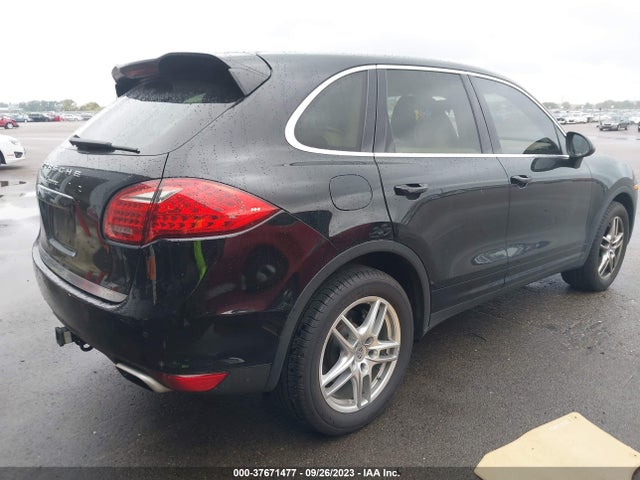 2014 PORSCHE CAYENNE WP1AA2A26ELA03972 Photo 3