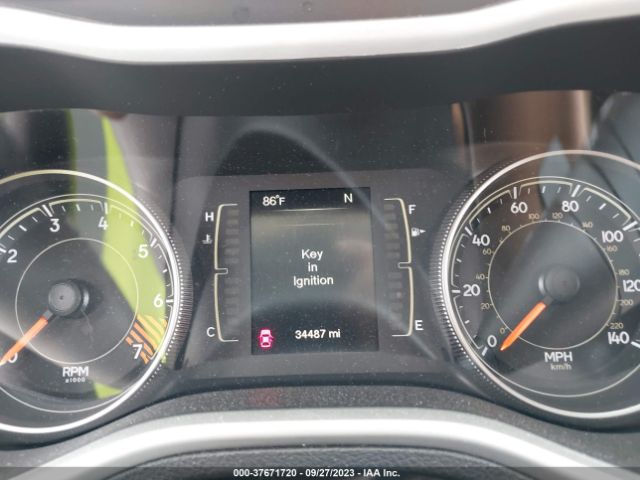 1C4PJLABXFW602181 Jeep Cherokee Sport