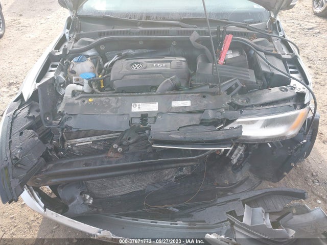3VWB17AJ2EM375976 Volkswagen Jetta Sedan Se W/connectivity/sunroof