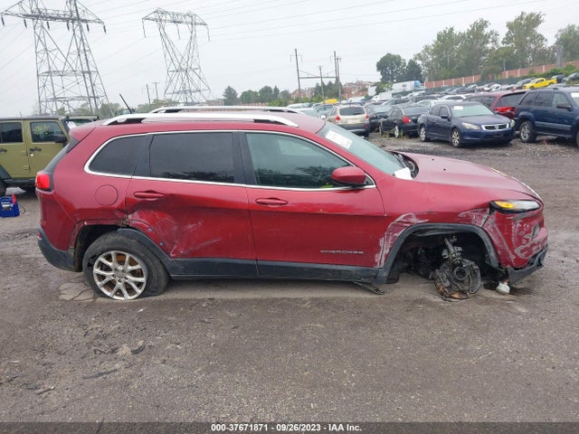 1C4PJMCSXEW180902 Jeep Cherokee Latitude