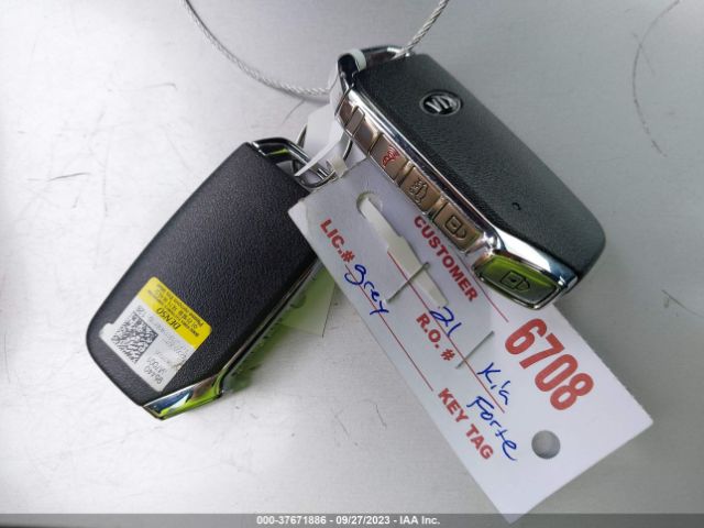 3KPF44AC1ME417686 KIA FORTE GT