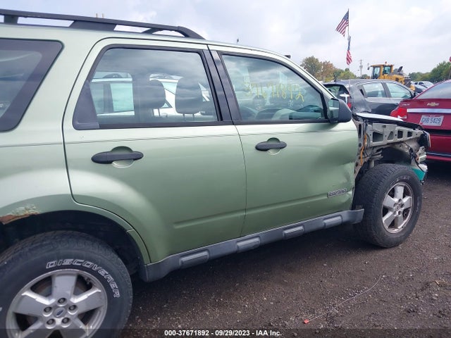 2008 FORD ESCAPE XLS VIN: 1FMCU02Z68KB02055