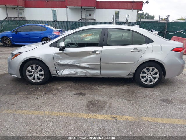 Toyota COROLLA LE 2022 JTDEPMAE1N3021755 Image 15