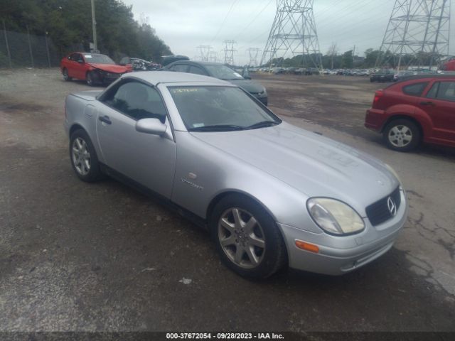 1999 MERCEDES-BENZ SLK-CLASS WDBKK47F1XF093699 Photo 0