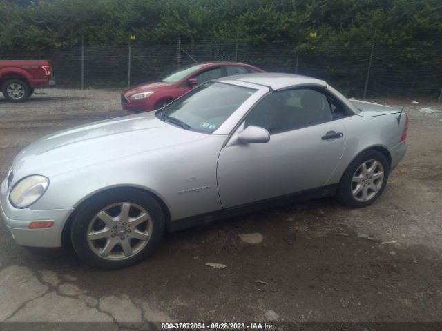 1999 MERCEDES-BENZ SLK-CLASS WDBKK47F1XF093699 Photo 1