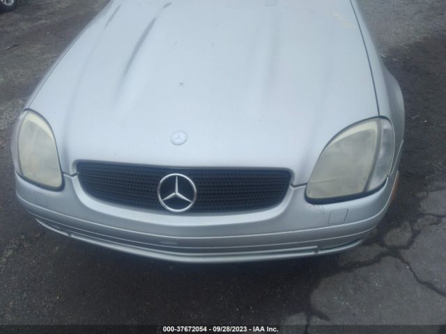 1999 MERCEDES-BENZ SLK-CLASS WDBKK47F1XF093699 Photo 5