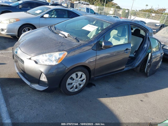 Toyota Prius C One/three/two/four 2014 JTDKDTB31E1566627 Image 2