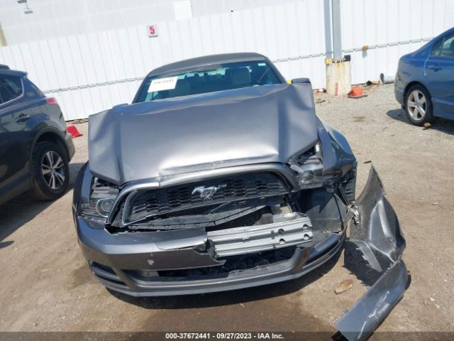 1ZVBP8EM1E5290335 Ford Mustang V6