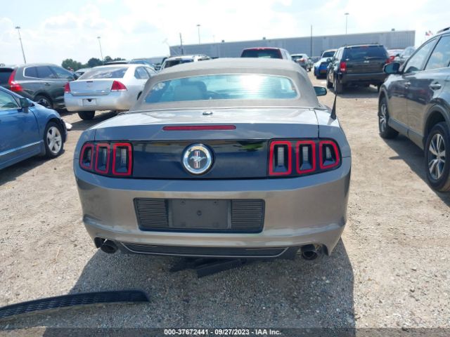 1ZVBP8EM1E5290335 Ford Mustang V6