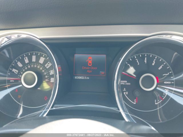 1ZVBP8EM1E5290335 Ford Mustang V6